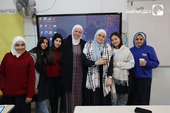 قامت الأستاذة ميساء الشلة والأستاذة هديل الفرجات بتقديم وجبة خفيفة ( شوربة عدس )