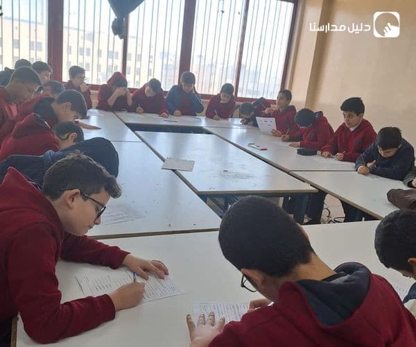 نفذ قسم الاجتماعيات -أ. بهاء الأمير "المسابقة السنوية لدول العالم وأعلامها