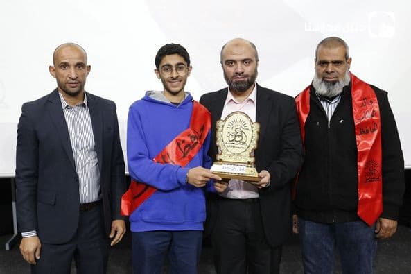 تبارك ثانوية البنين...قسم الأول الثانوي لطالبها الرائع علي عقدة ختم كتاب الله تعالى كاملا بالسند الغيبي..