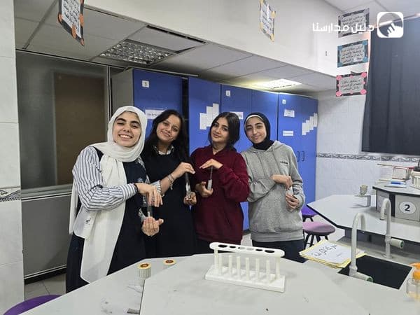 جانب من تعزيز *البطاقة المخبرية * لمرحلة السادس السابع والثامن