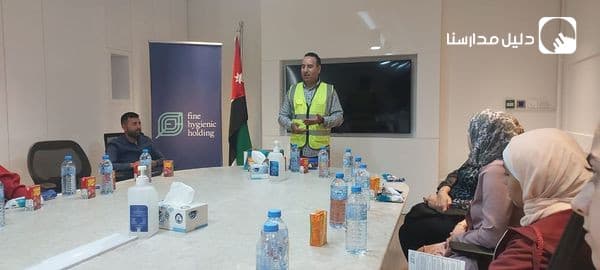 شارك قسم الحاسوب في ثانوية البنات مع مجموعة من الطالبات في زيارة علمية لمصنع فاين