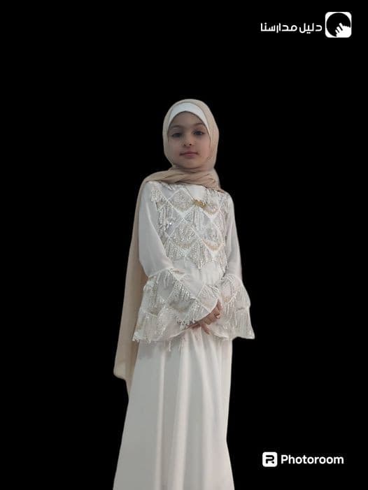 حفل تكريم الحافظة،  الطالبة(مريم أحمد رشدي محمد) الصف: الثالث (ب)