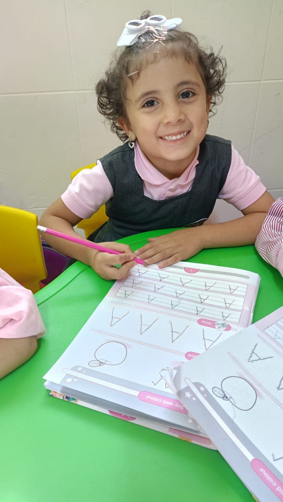 روضة الضحكة البريئة — 3