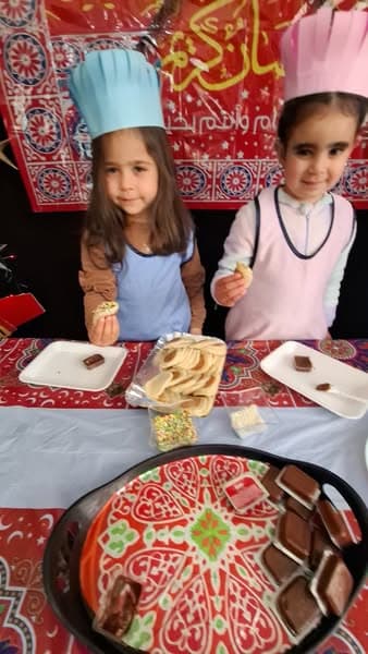 وهيك عملو بناتنا الحلوين أزكى قطايف