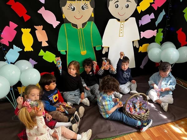 عشنا أجواء العيد بكل فرح وتعرفنا على ثقافة بعض الدول العربية