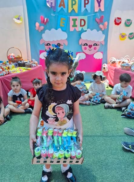 شكرا فيروز على التوزيعات الحلوة الي بتشارك فيها أصحابك