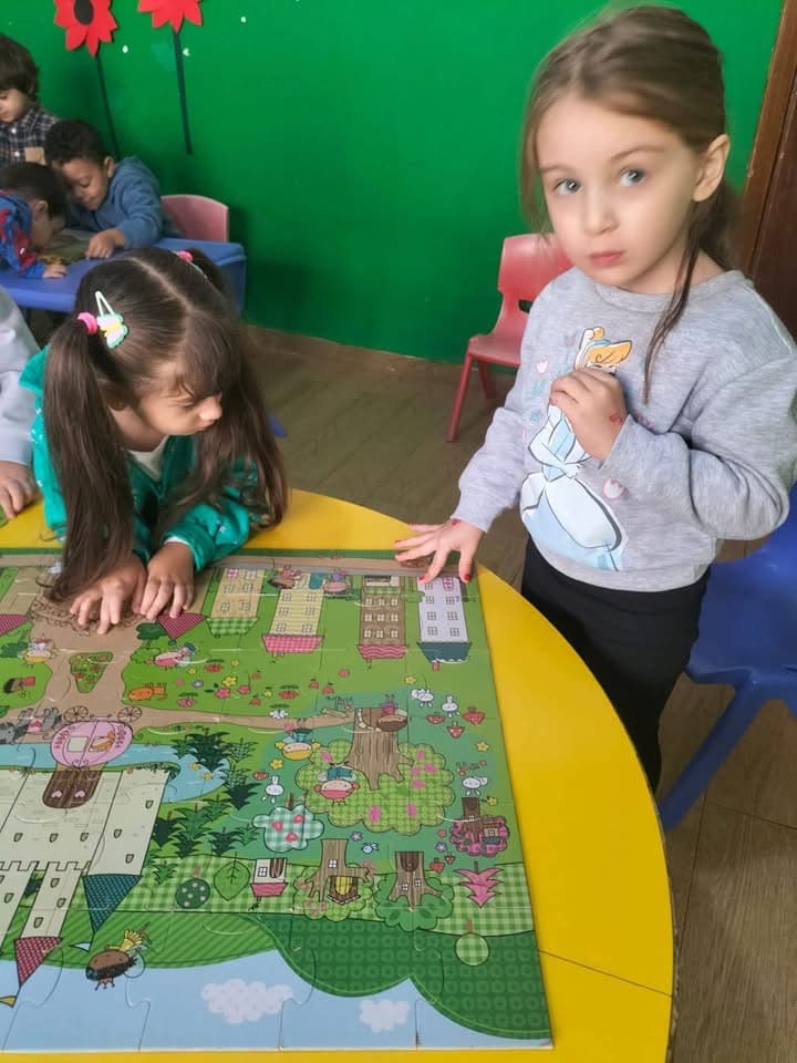 بين المتعة والتفكير تعلمنا العمل بروح الجماعة والتشارك