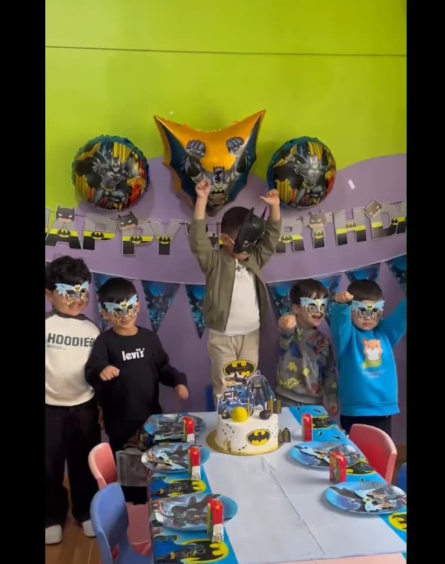 🦇 اليوم كان يوم مميز مع بطلنا آدم! 🦇