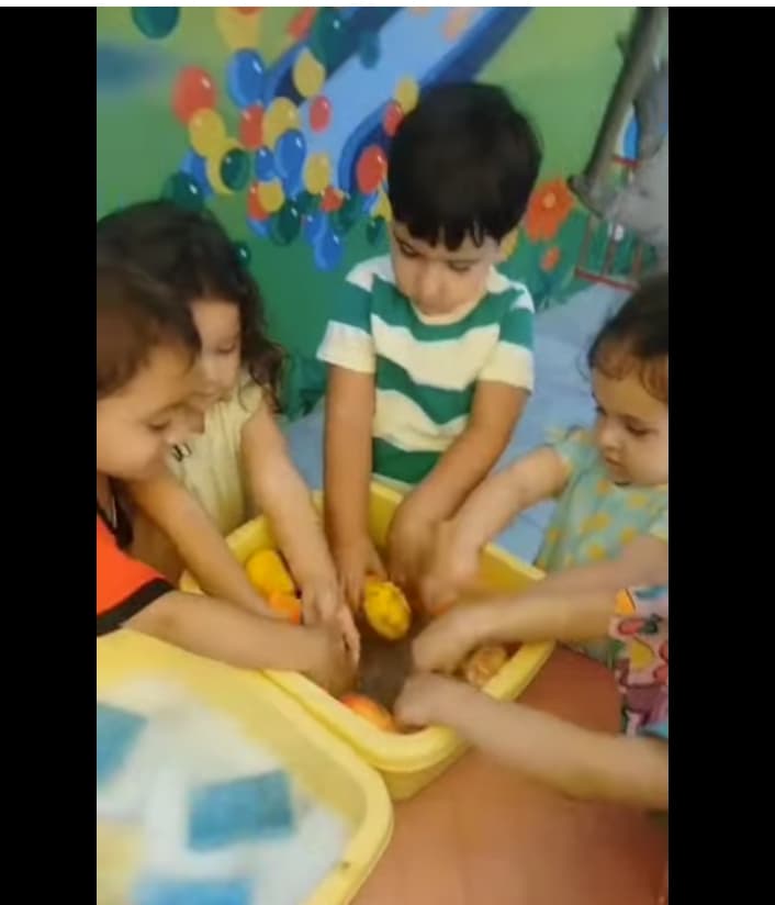 Let's teach our kids in a fun way how to keep fruits and vegetables clean 🍎🥕
