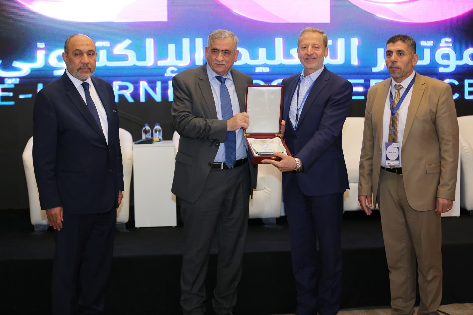 دار المنهل ناشرون — 2