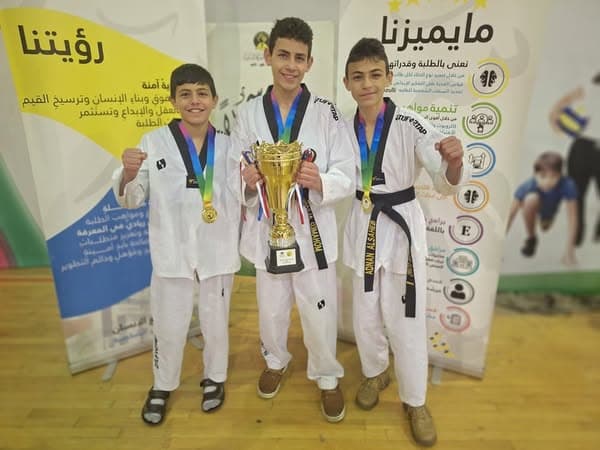 الأمم في المقدمة ، نفخر بطلبتنا