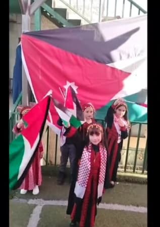 في يوم العلم الأردني نرفع راية الوطن عالياً