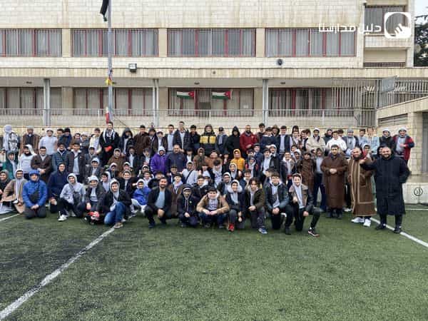 انطلقت صباح اليوم رحلة عمرة عشاق المصطفى 17 من مدارس العمرية
