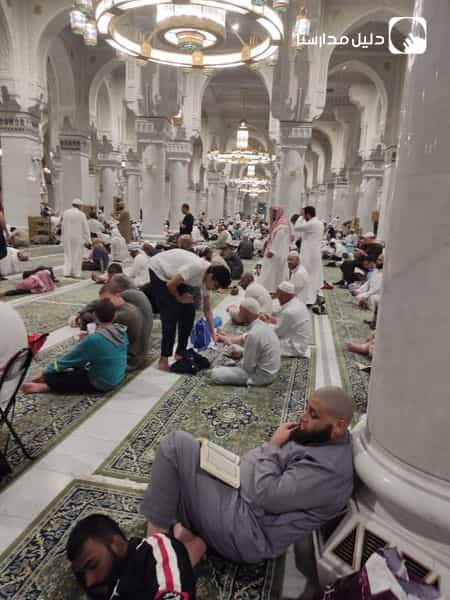 مجموعة من أنشطة الطلاب بعد أداء مناسك العمرة