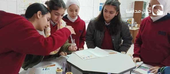 حصص العلوم الممتعة في مختبراتنا ....